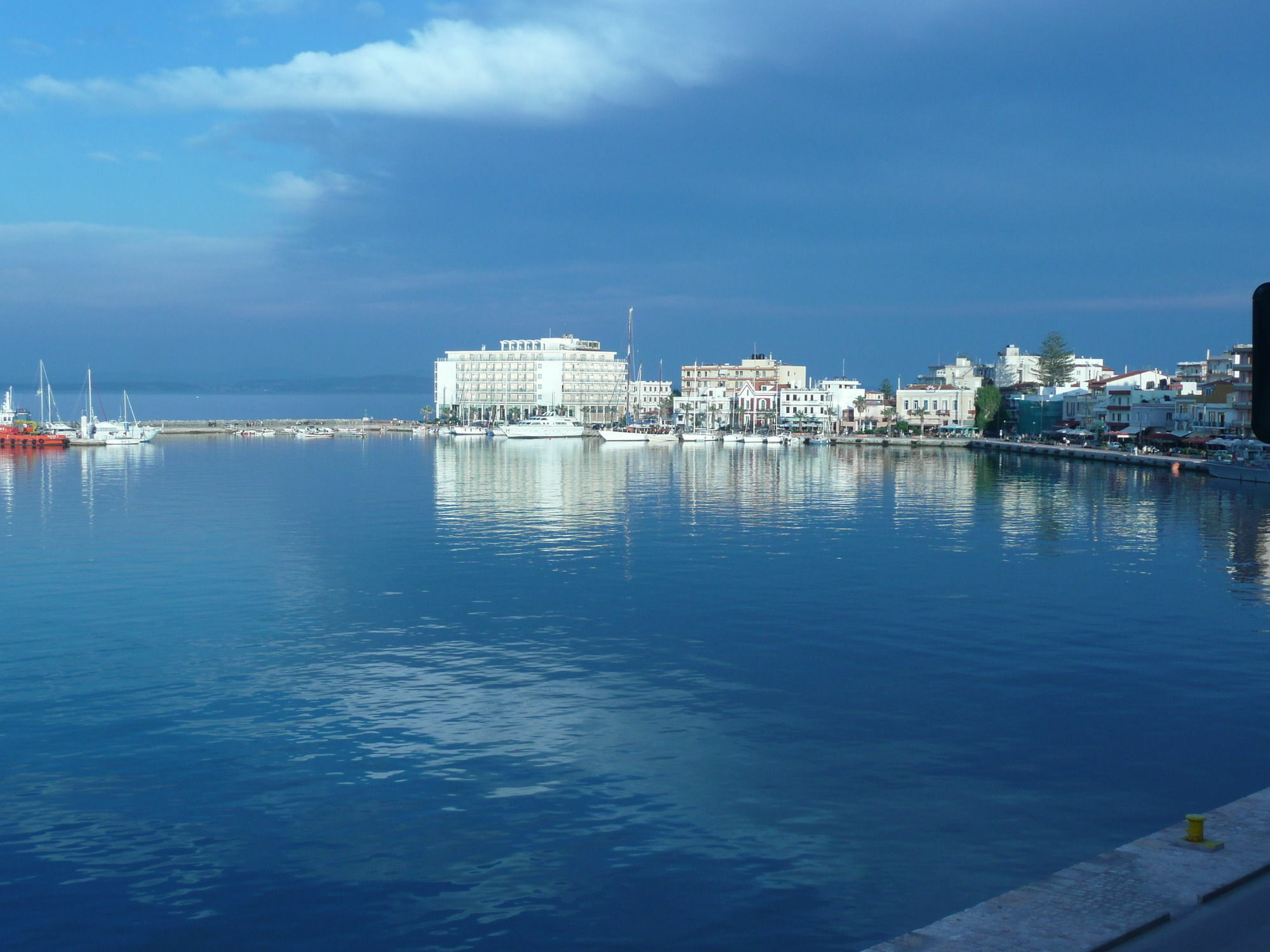 Amalia City Rooms Chios Town Exterior foto